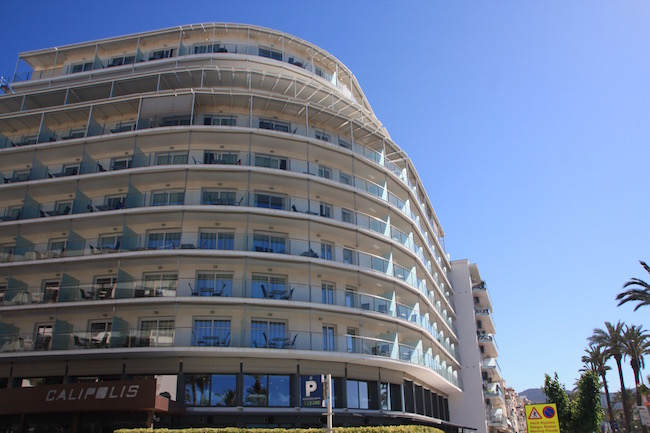 fachada hotel calipolis 2