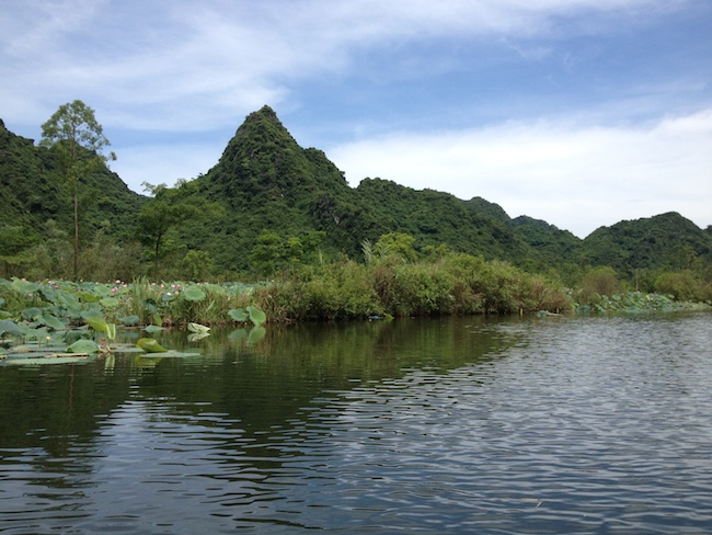 Paisaje en el Río del Perfume o río Yen Vi